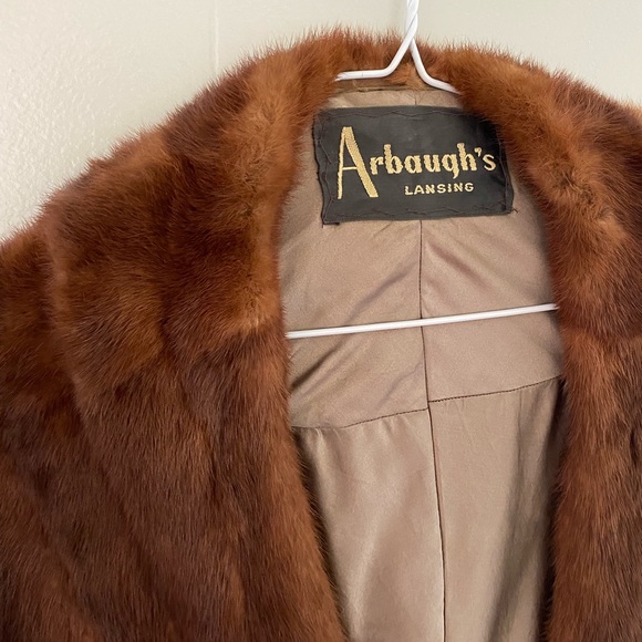Arbaughs Lansing mink fur cape - Picture 2 of 4